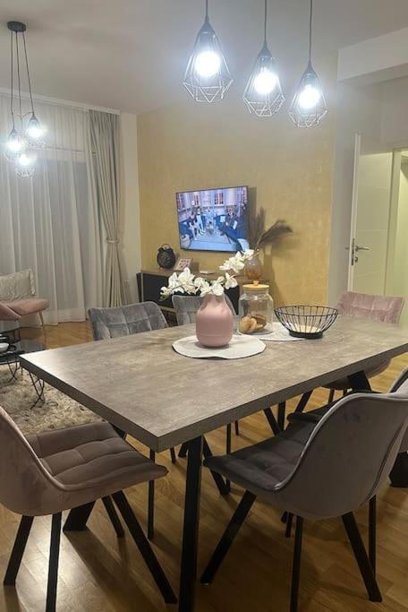 New Modern Accommodation In City Metkovic Bagian luar foto