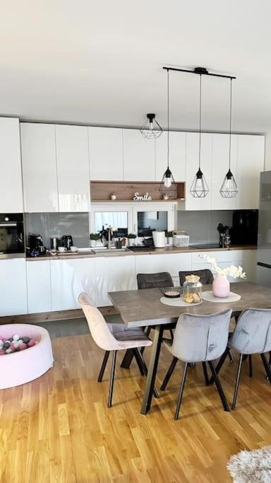 New Modern Accommodation In City Metkovic Bagian luar foto